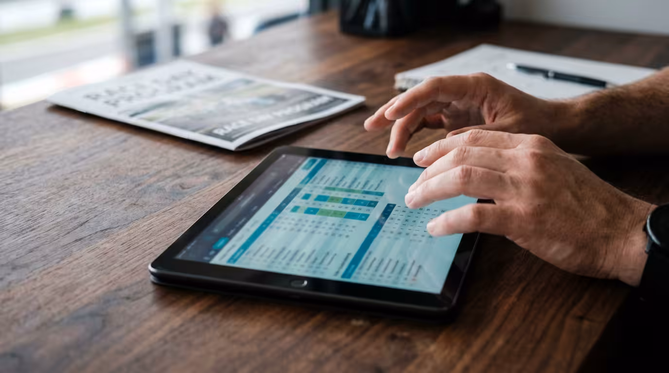 Consultation des rapports PMU Geny sur tablette, résultats de course affichés en colonnes